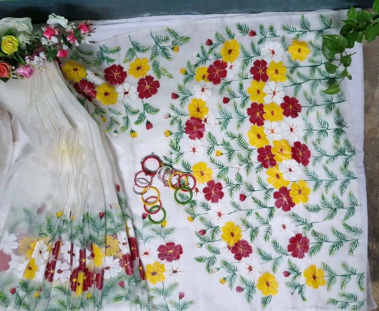 কাপল স্টাইলে এবার আসুক আলাদা ছোঁয়া!